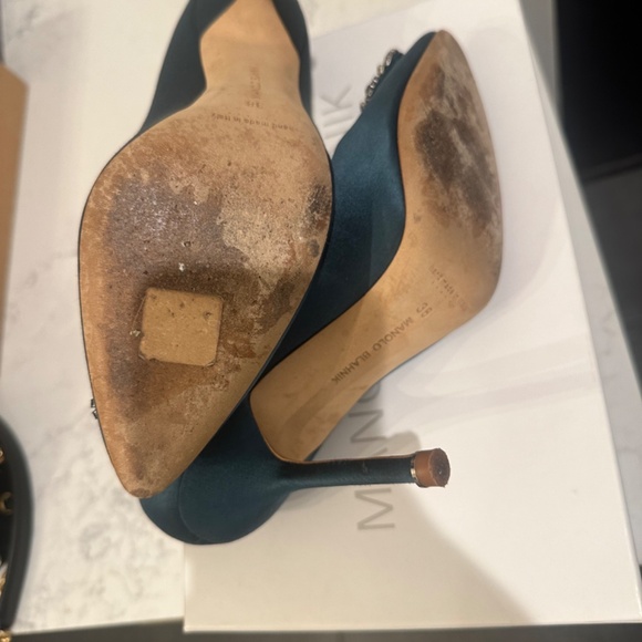 Manolo Blahnik Satin Hangisi - Picture 7 of 7